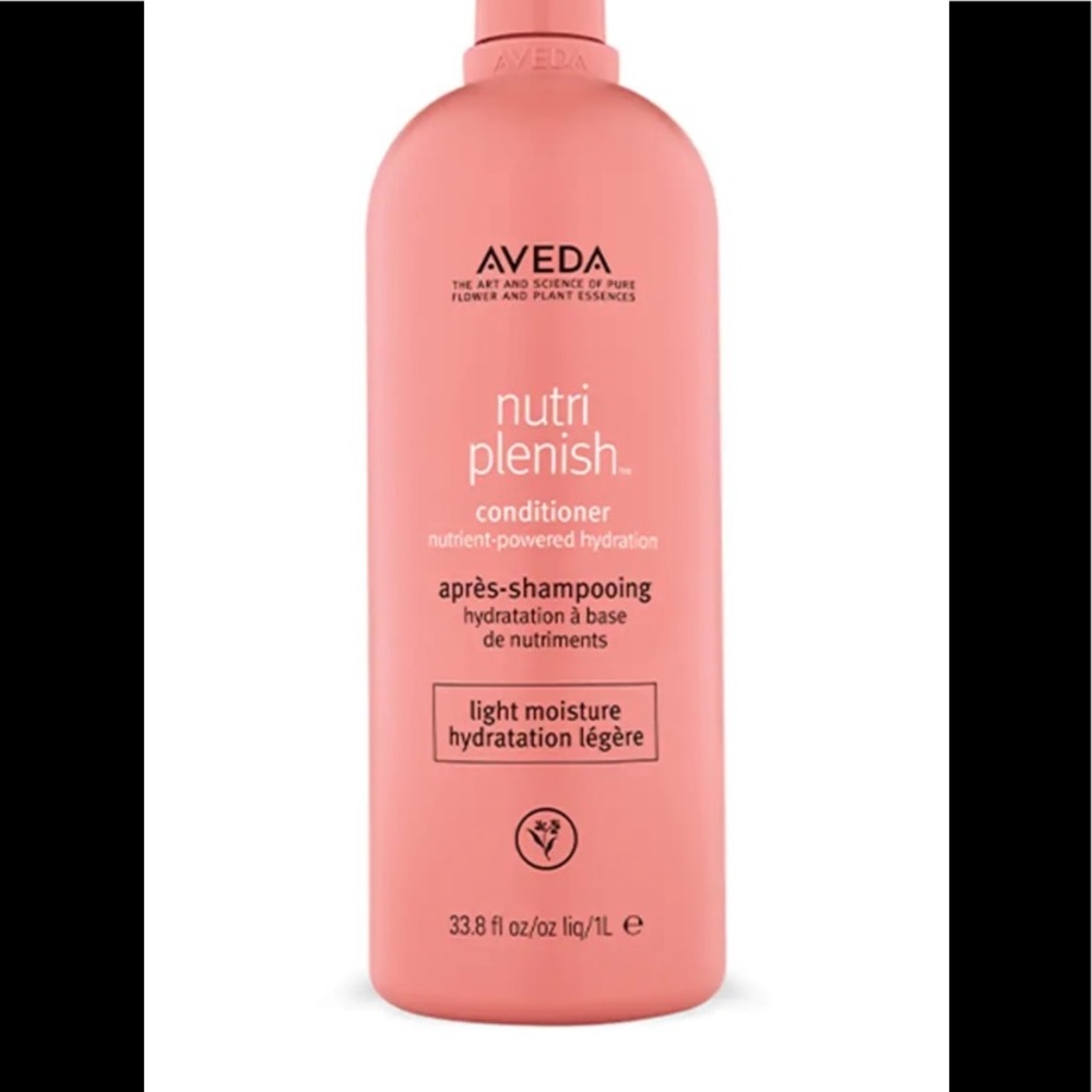Nutriplenish Conditioner in the light moisture formula.